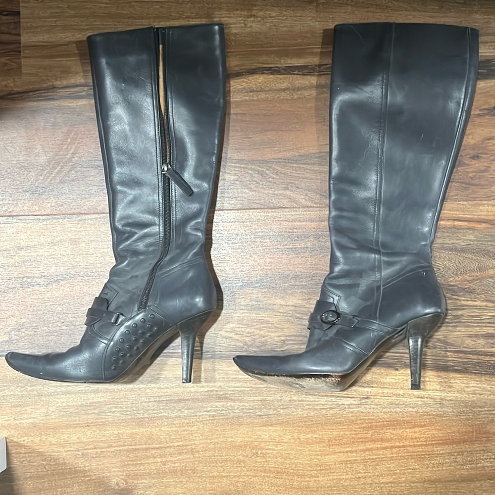 Tod’s calf high leather boots